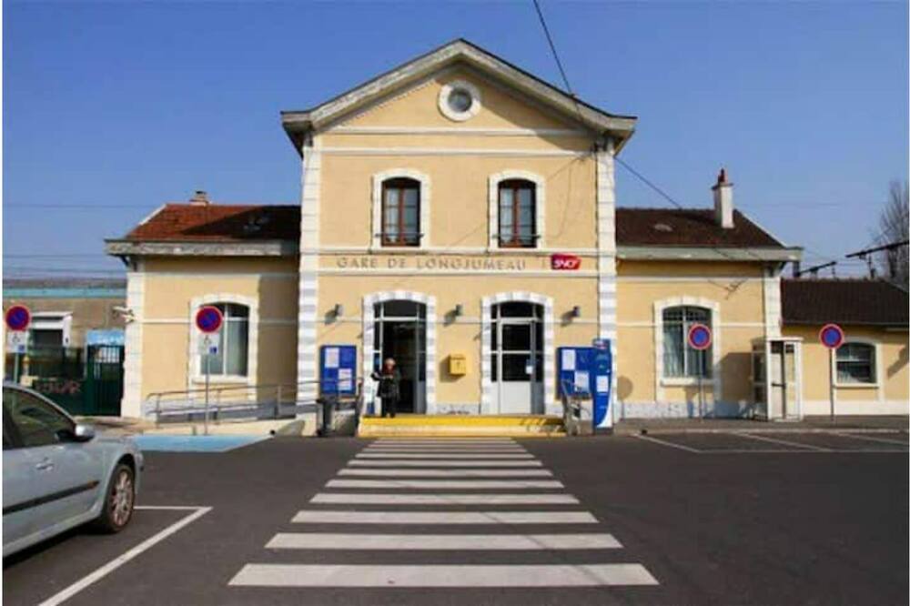Photo of Outdoor in Longjumeau