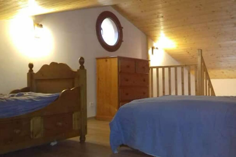 Photo of Bedroom in Chateauneuf-du-Rhone