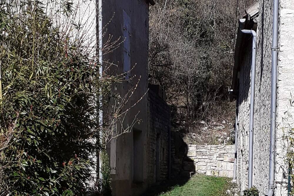 Photo of Outdoor in Lucy-sur-Cure