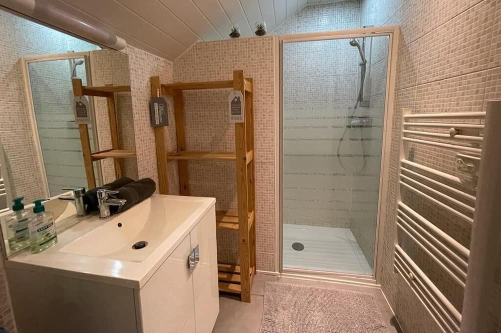 Photo of Bathroom in Saint-Laurent-dAndenay