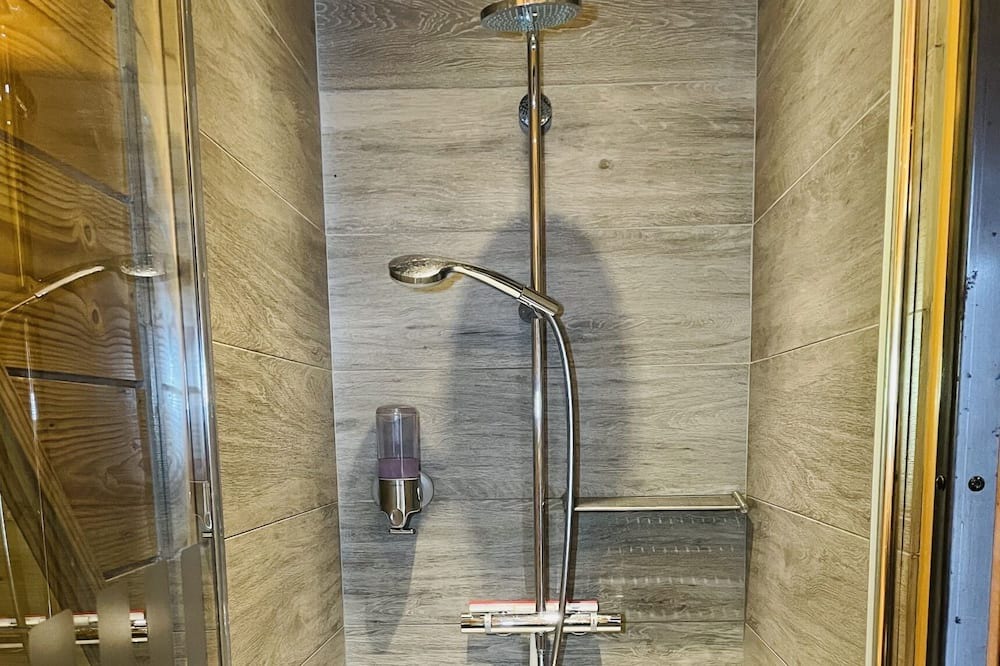 Photo of Bathroom in Saint-Laurent-dAndenay