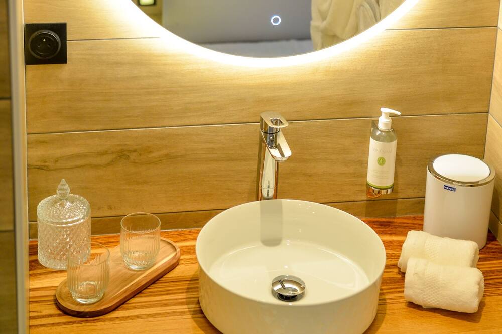 Photo of Bathroom in Saint-Laurent-dAndenay