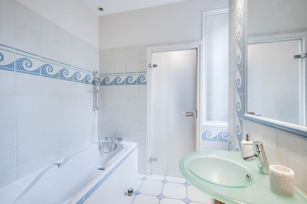Photo of Bathroom in Lons-le-Saunier