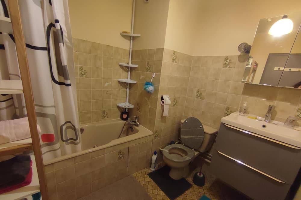Photo of Bathroom in Nevers