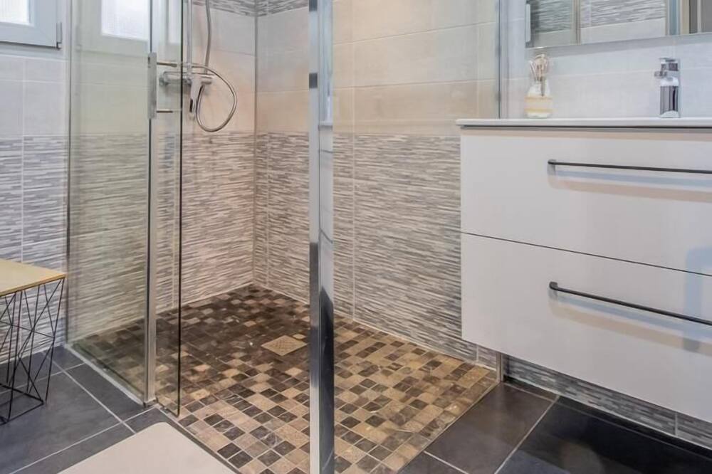 Photo of Bathroom in Sennecey-le-Grand