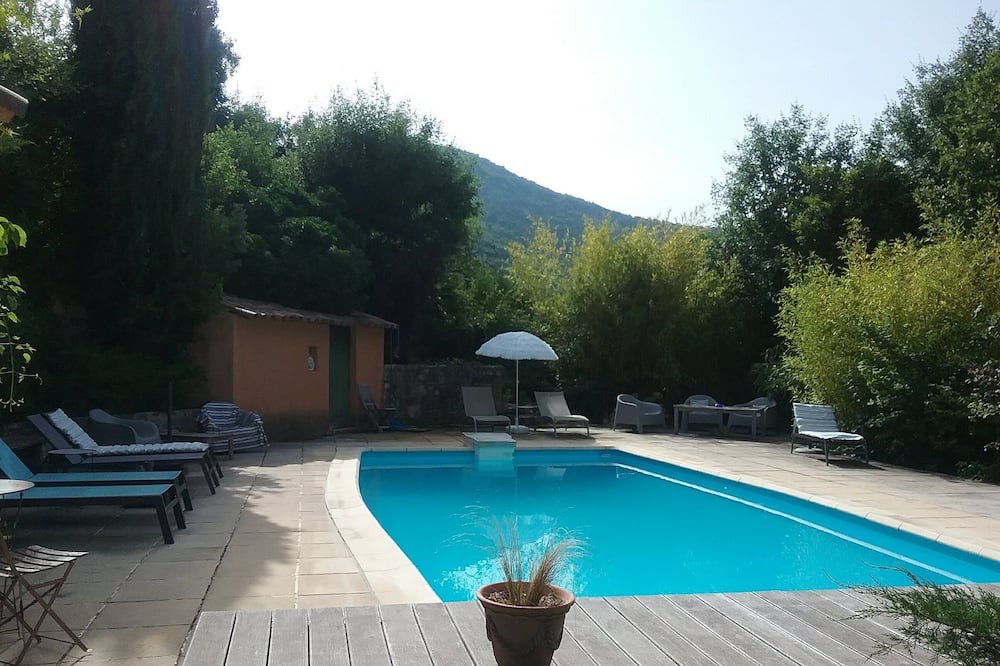 Photo of Outdoor in Saint-Ferreol-Trente-Pas