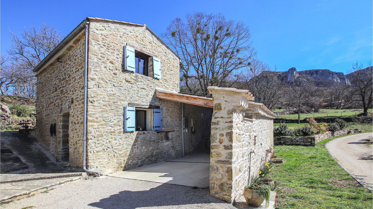 Photo of Outdoor in Eyzahut