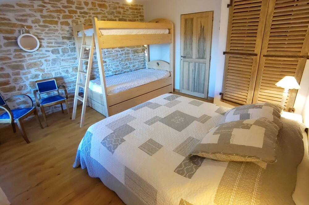 Photo of Bedroom in Monnetay