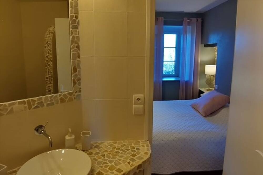 Photo of Bathroom in Monnetay