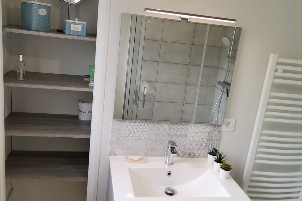 Photo of Bathroom in Charchilla