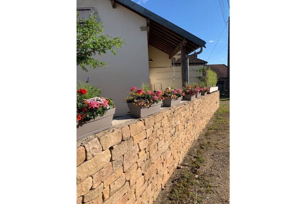 Photo of Outdoor in Gourgeon
