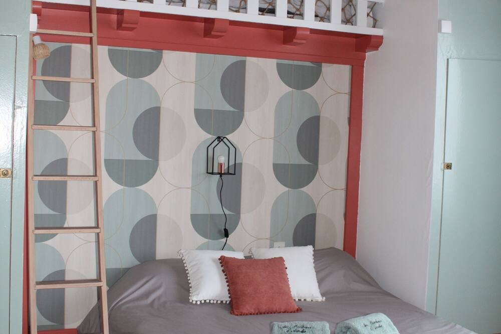Photo of Bedroom in Frontenard