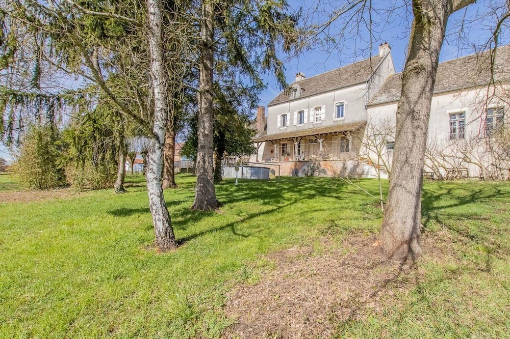 Photo of Outdoor in Frontenard