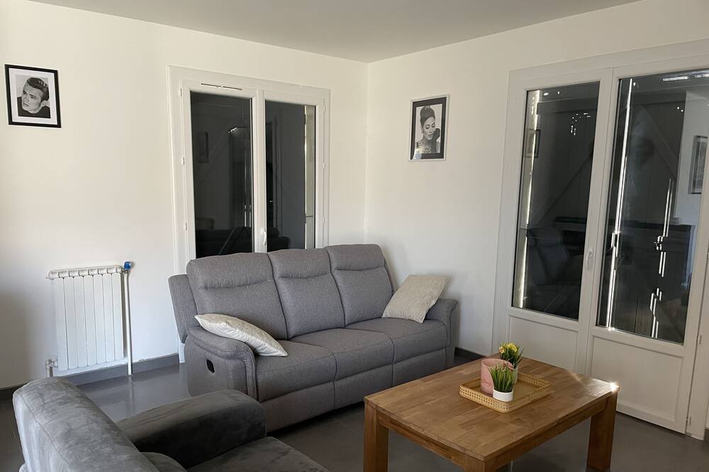 Photo of Livingroom in Chatte