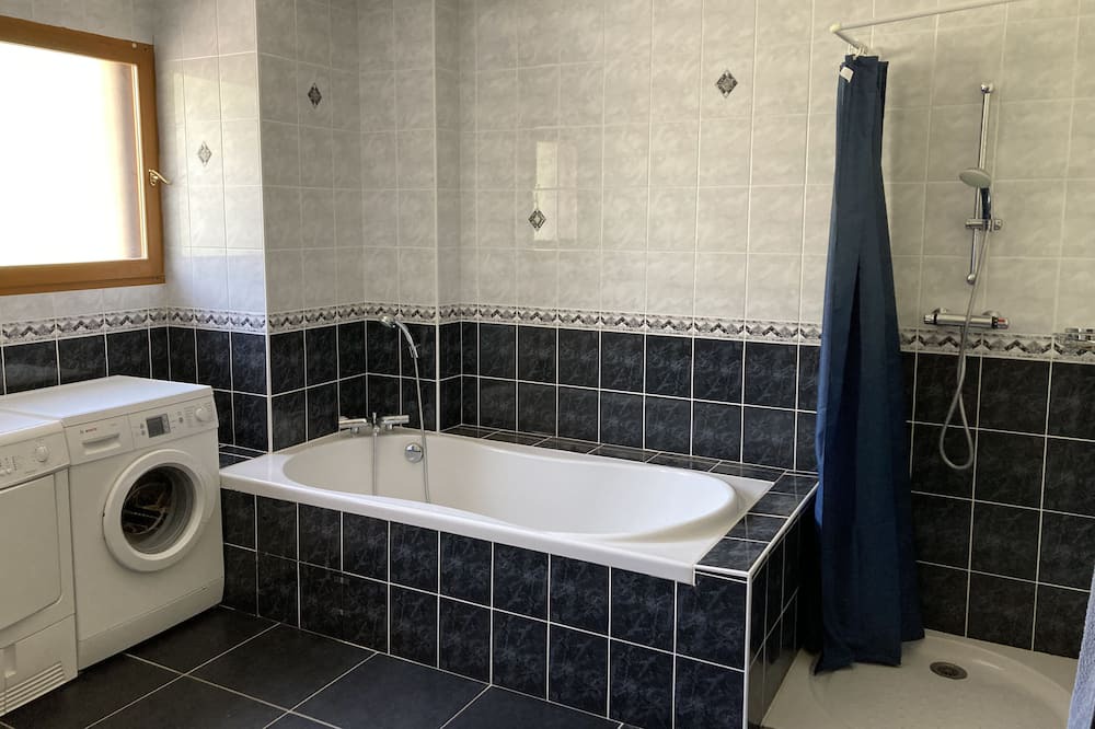 Photo of Bathroom in Pallud