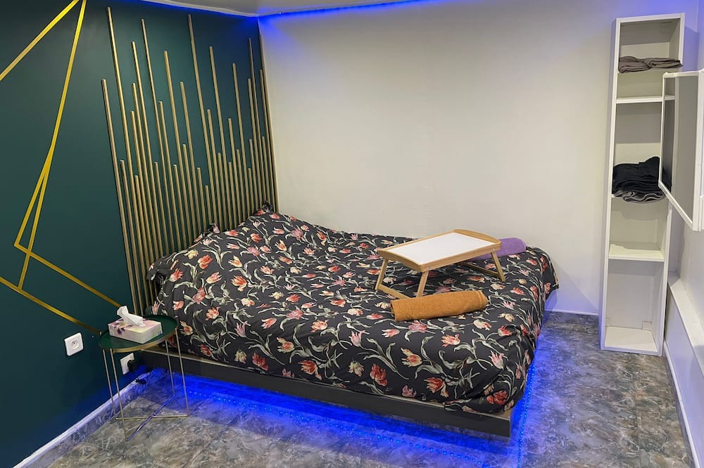 Photo of Bedroom in Villeneuve-Saint-Georges