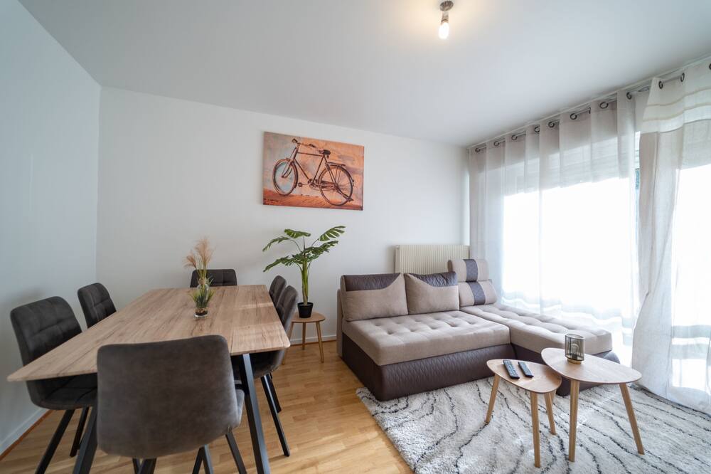 Photo of Livingroom in Ep 21 - Saint-Paul