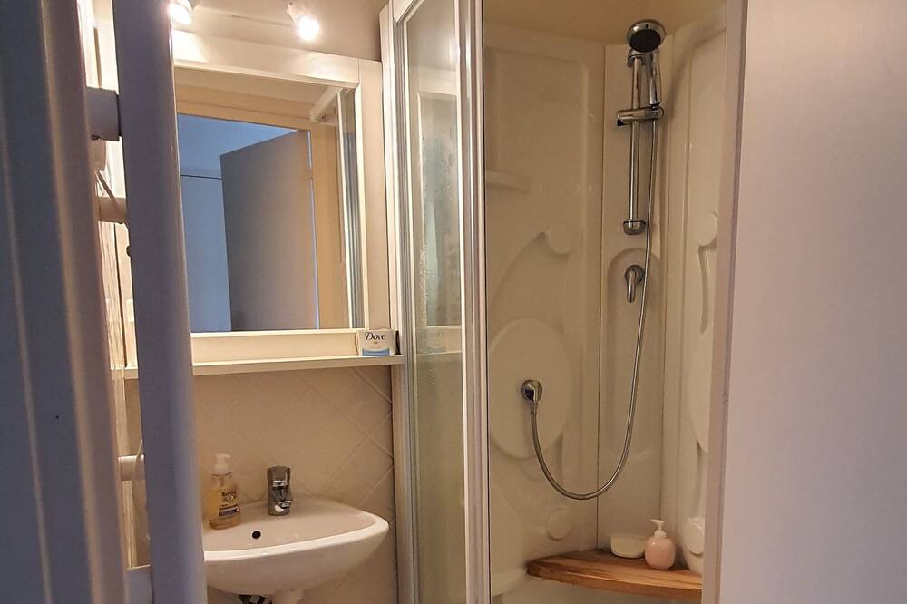 Photo of Bathroom in Saint-Arnoult-en-Yvelines