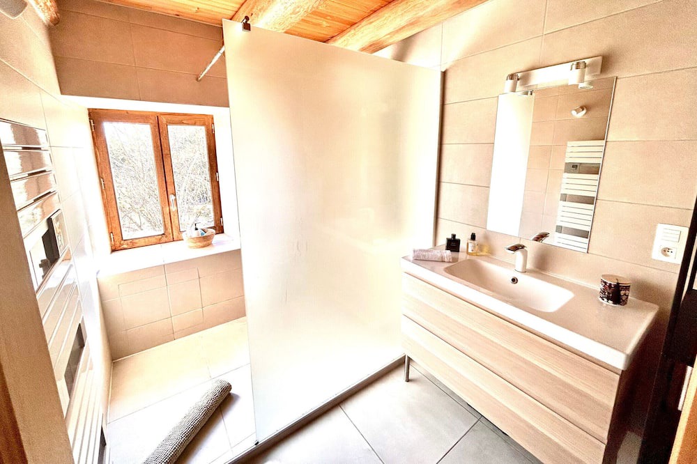 Photo of Bathroom in Saint-Vert