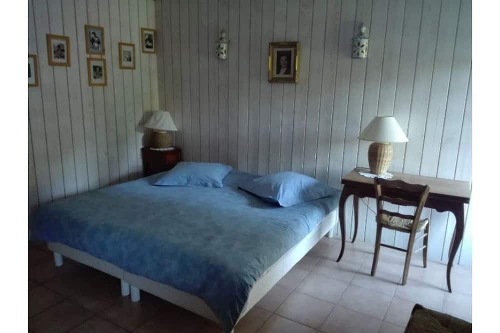 Photo of Bedroom in Saint-Martial