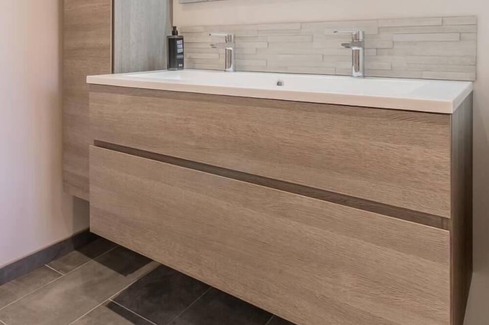 Photo of Bathroom in Nanton