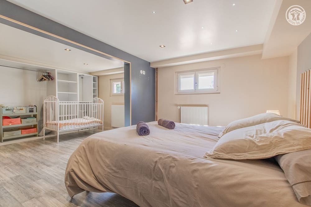 Photo of Bedroom in Nanton