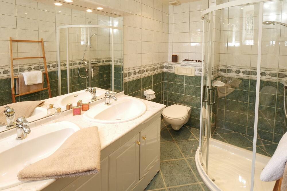 Photo of Bathroom in Marnoz