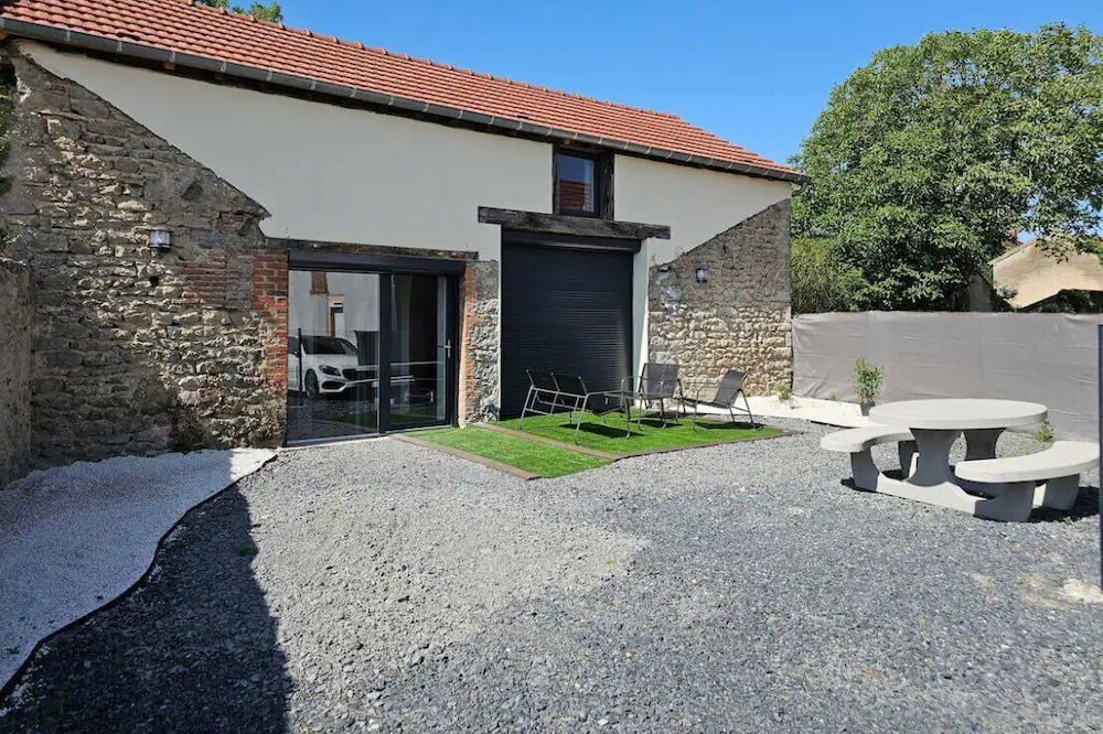 Photo of Outdoor in Coulanges
