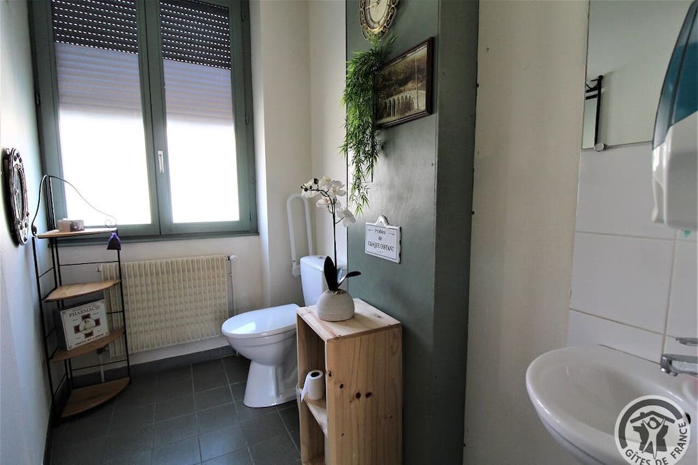 Photo of Bathroom in Monsols