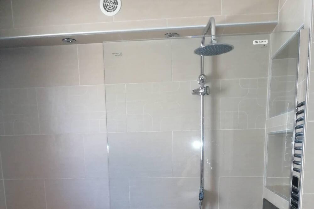 Photo of Bathroom in Tournans