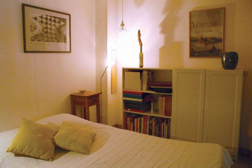 Photo of Bedroom in La Begude-de-Mazenc
