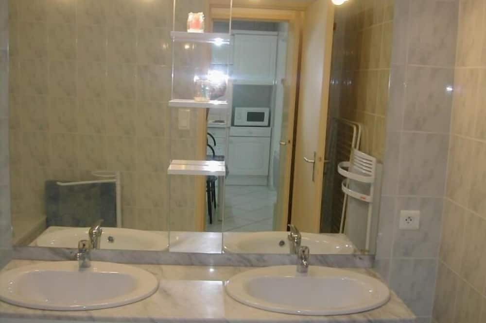 Photo of Bathroom in Brotte-les-Ray