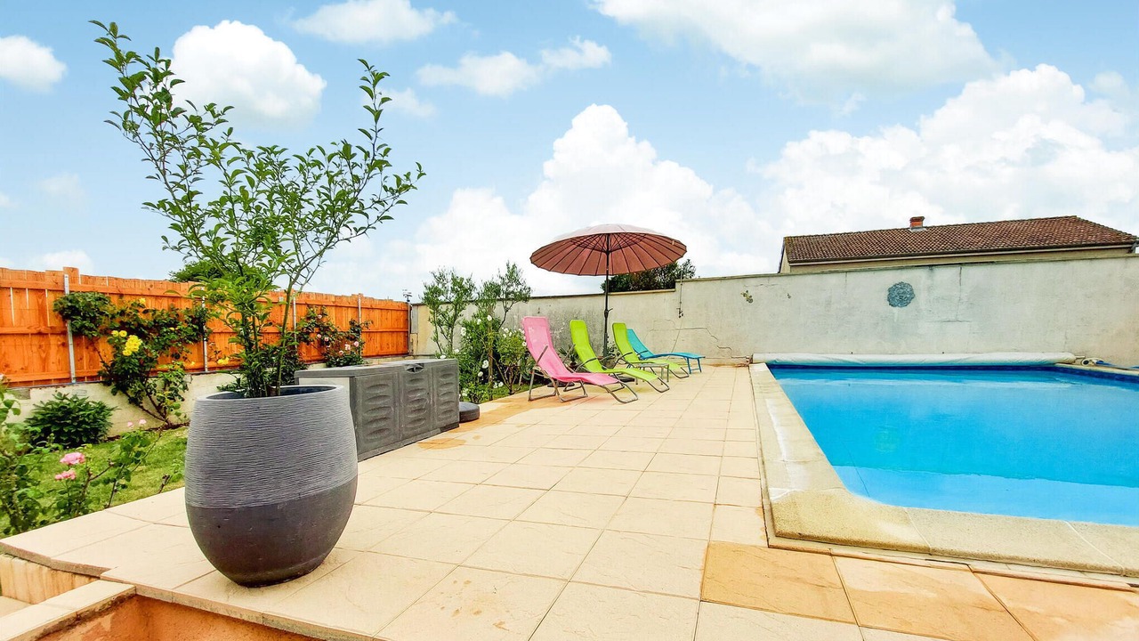 Photo of Outdoor in Vitry-en-Charollais
