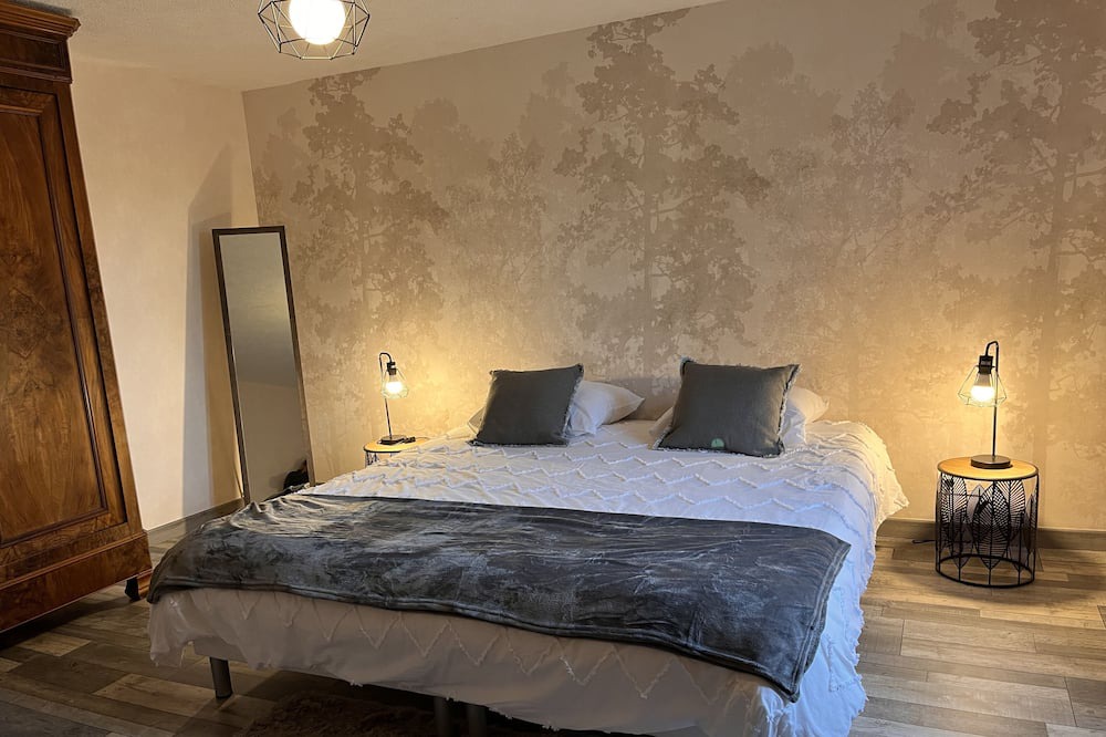 Photo of Bedroom in Vitry-en-Charollais