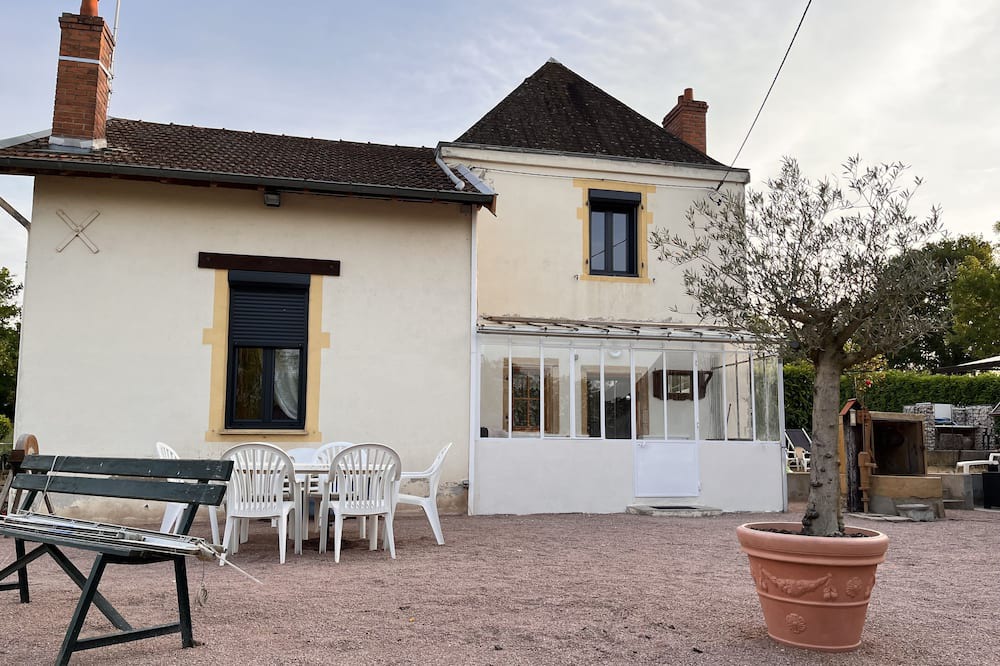 Photo of Outdoor in Vitry-en-Charollais
