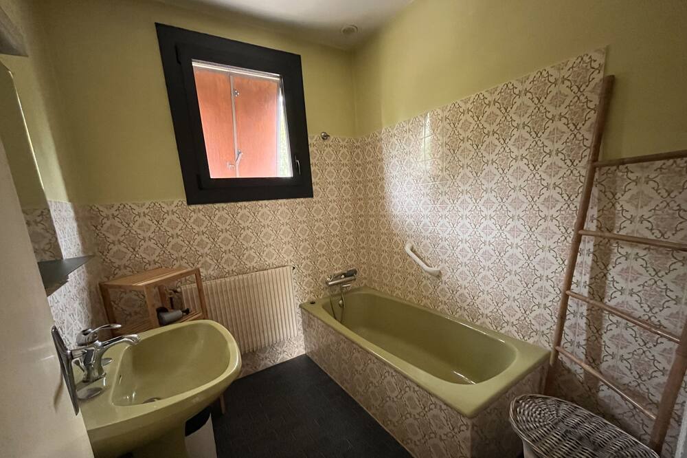 Photo of Bathroom in Vitry-en-Charollais