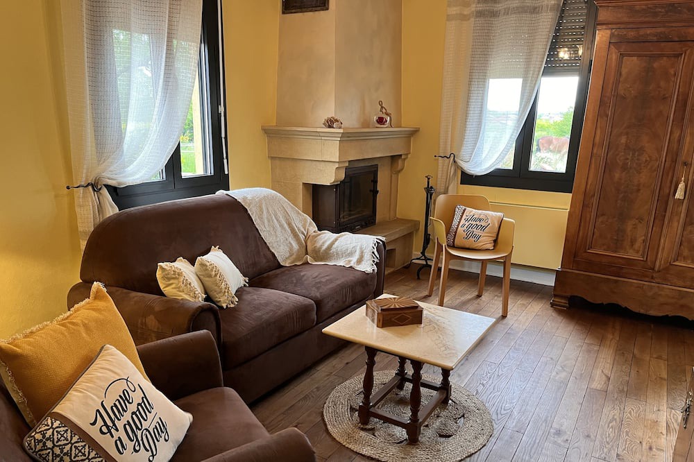 Photo of Livingroom in Vitry-en-Charollais