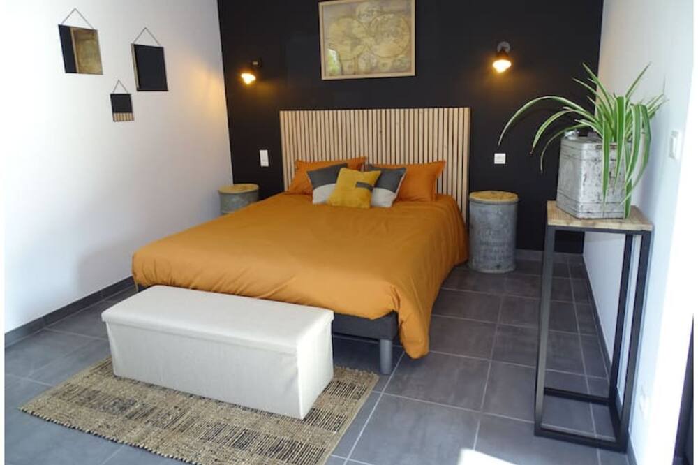 Photo of Bedroom in Cuisery