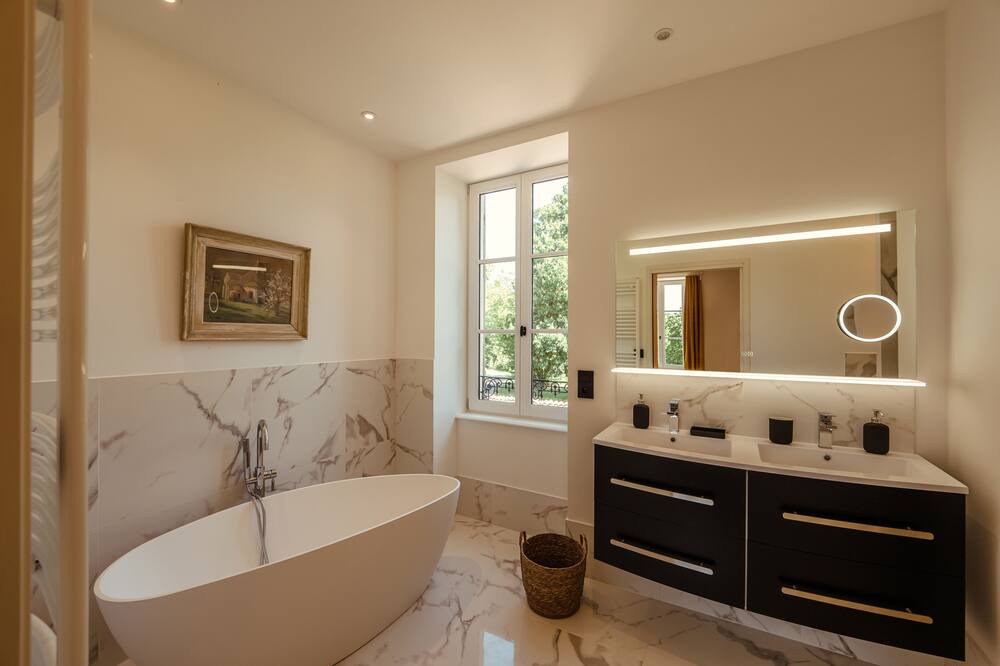 Photo of Bathroom in Chapaize