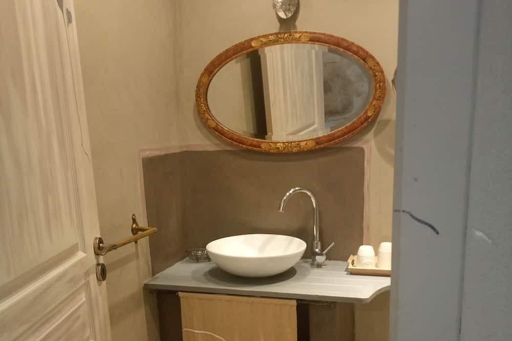 Photo of Bathroom in Allex