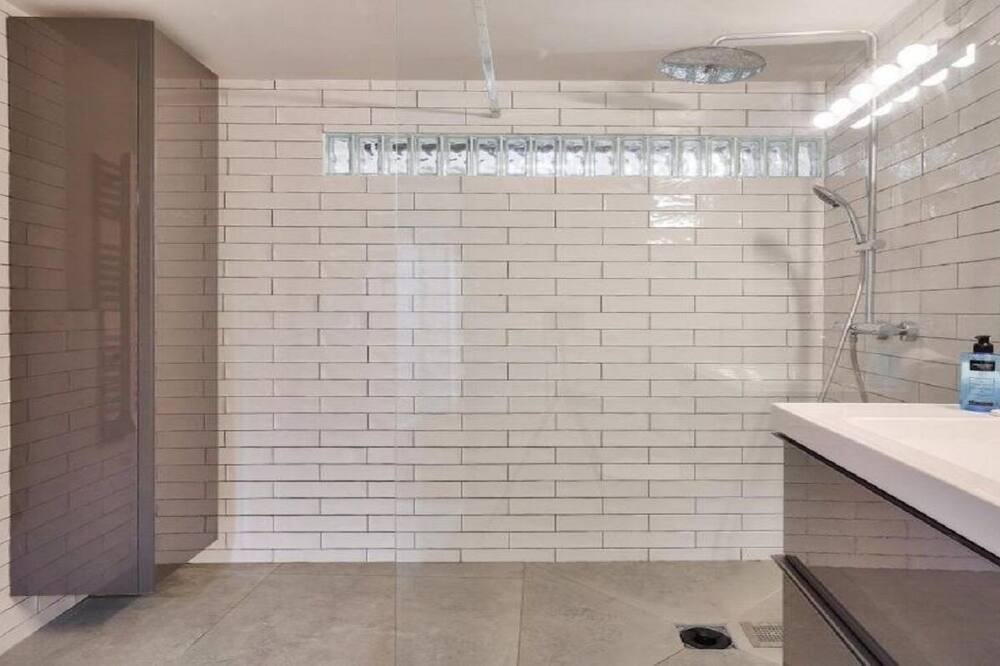Photo of Bathroom in Quartier de la Porte-Saint-Denis