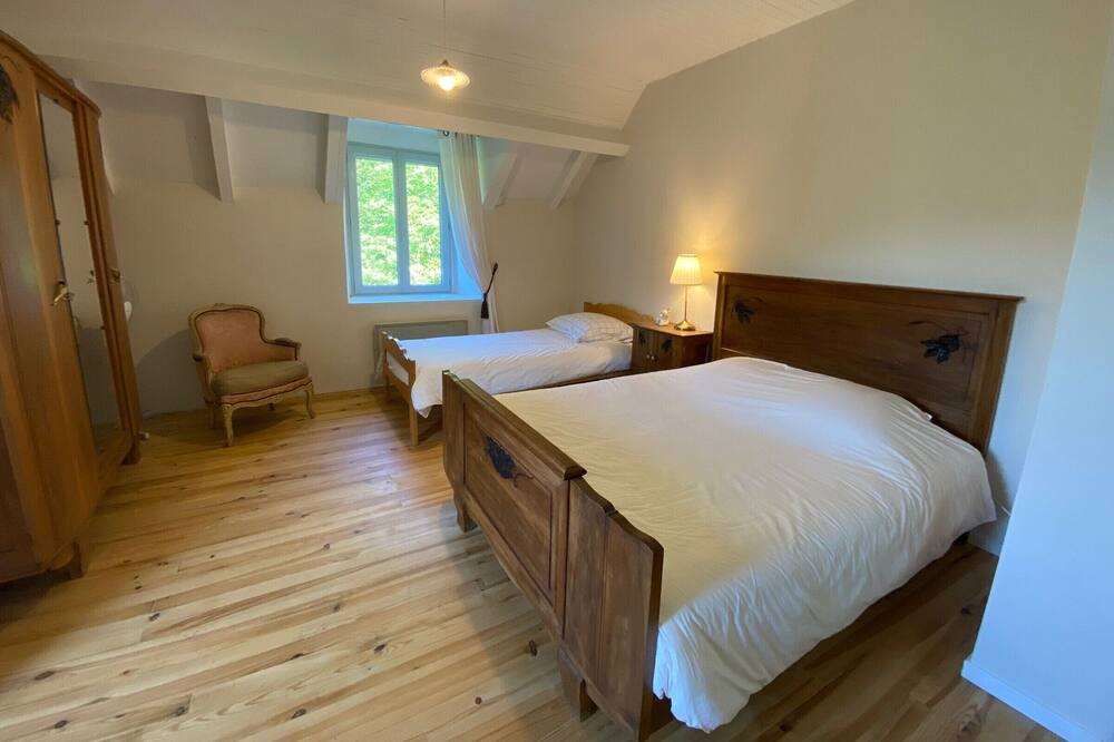 Photo of Bedroom in Saint-Chely-d'Aubrac