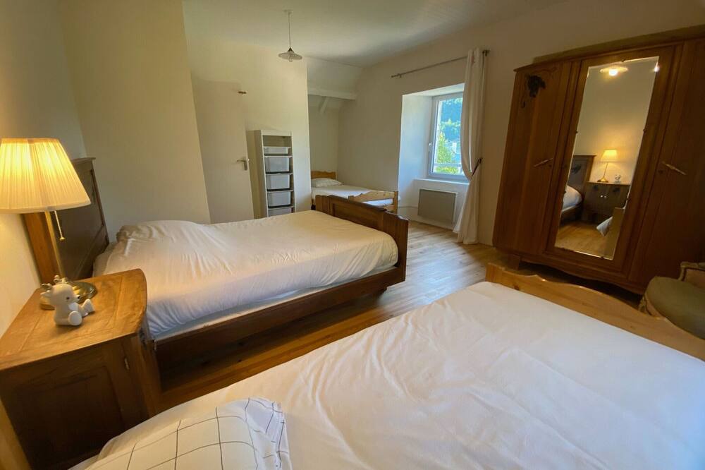 Photo of Bedroom in Saint-Chely-d'Aubrac