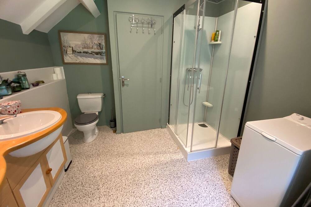 Photo of Bathroom in Saint-Chely-d'Aubrac