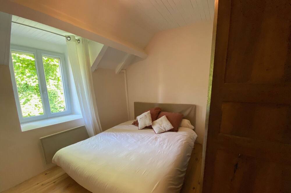 Photo of Bedroom in Saint-Chely-d'Aubrac