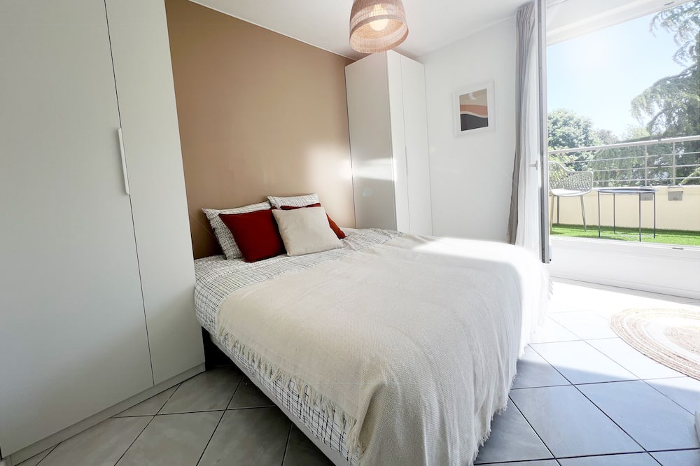 Photo of Bedroom in Orsay