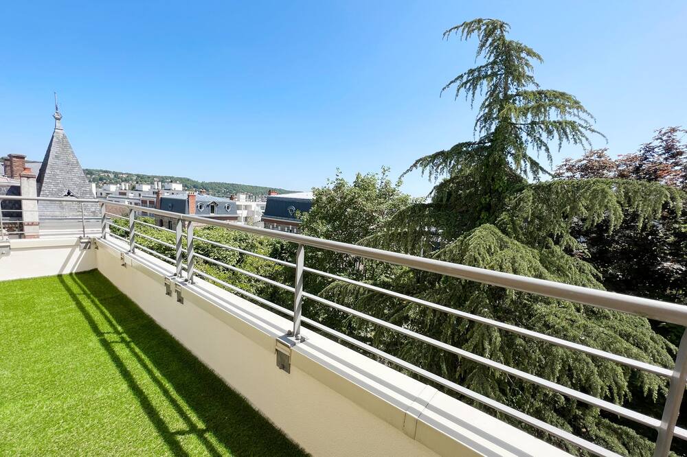 Photo of Outdoor in Orsay