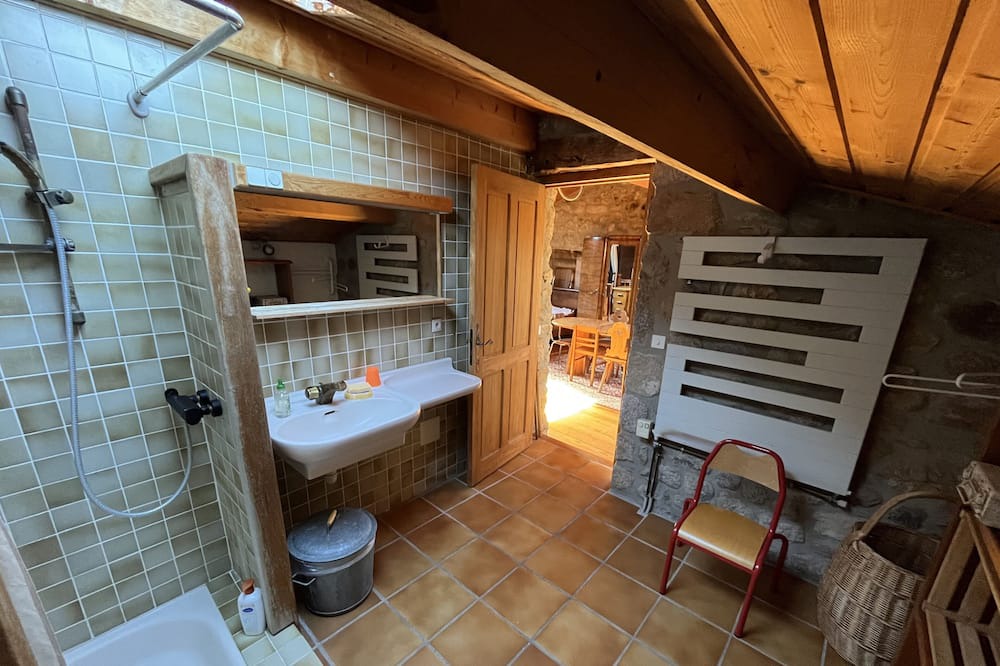 Photo of Bathroom in Ruisset