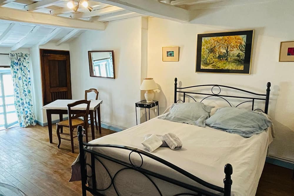 Photo of Bedroom in La Motte-Chalancon