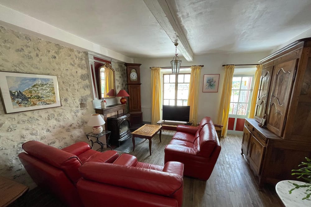 Photo of Livingroom in La Motte-Chalancon